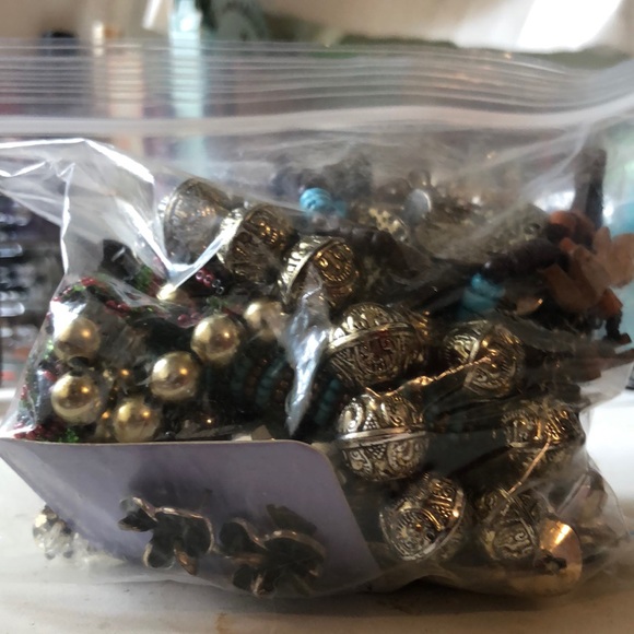 Mystery bag of jewelry - Picture 1 of 5